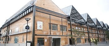 Václav-Havel-Bibliothek in Paris eröffnet