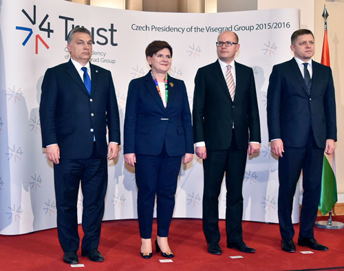 Neues Selbstbewusstsein nach 25 Jahren Visegrád-Gruppe: Victor Orbán, Beata Szydło, Bohuslav Sobotka und Robert Fico