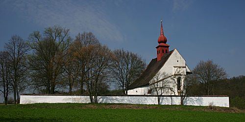 In der Kapelle nahe der Burg Veveři wurde die „Madonna von Eichhorn“ etwa ab 1700 aufbewahrt.
