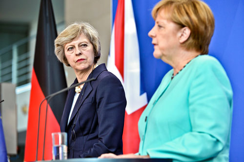Ihre erste Auslandsreise als Premierministerin führte Theresa May am 20. Juli nach Berlin.