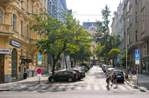 Die Anna-Letenská-Straße liegt direkt hinter der damaligen Heimspielstätte ihrer Namensgeberin.