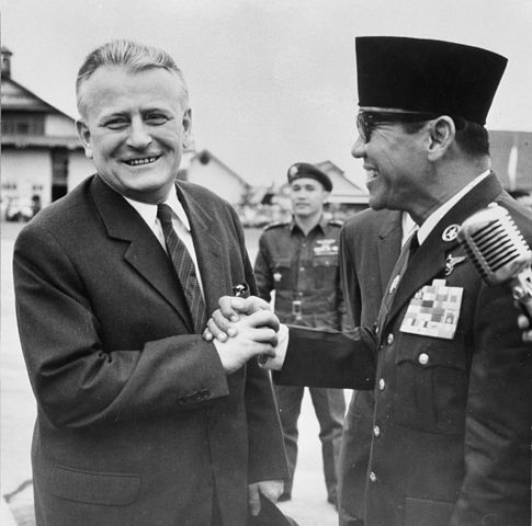Antonín Novotný bei einem Treffen mit dem indonesischen Präsidenten Sukarno (September 1963)