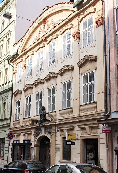 01-Wohnhaus der Familie Palacký und später auch Rieger in der Palacký-Straße 7_opt